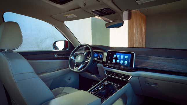 Ein Foto vom Innenraum im VW Atlas. 
